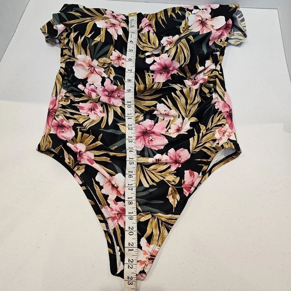 Kona Sol Floral Swimsuit Women's Size 14 Floral Slimming Rouched Beach - Picture 5 of 6